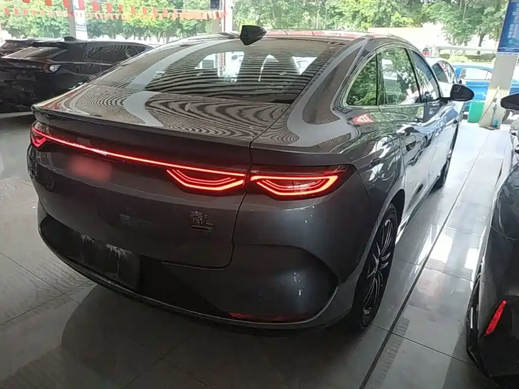 BYD Qin L — фото 7