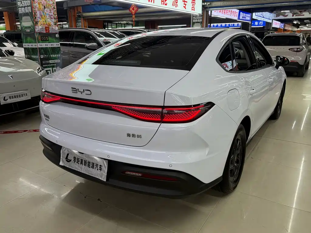BYD Seal 05 DM-i — фото 6