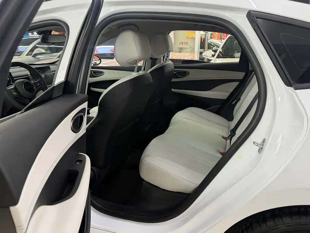 BYD Seal 05 DM-i — фото 8