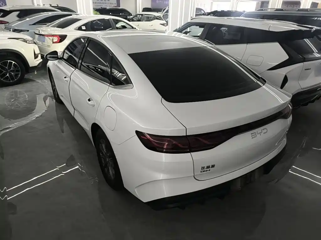 BYD Qin L — фото 5