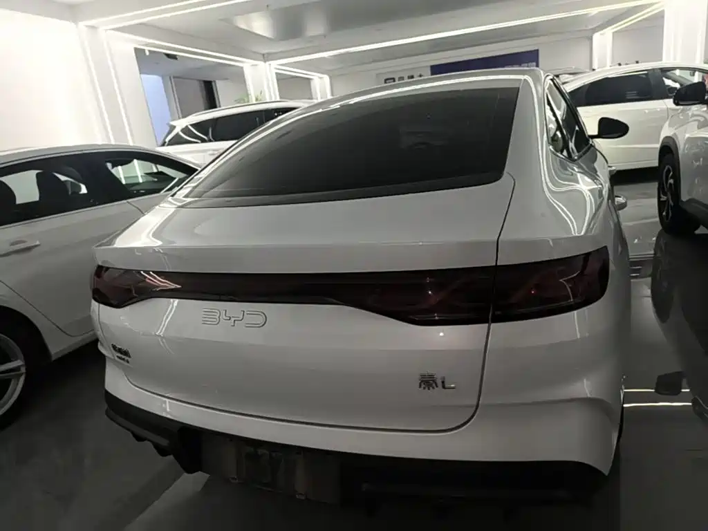 BYD Qin L — фото 6