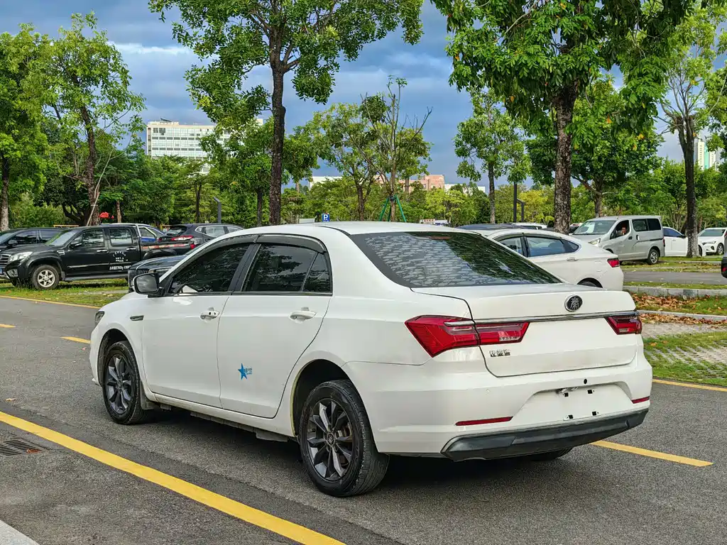 BYD Qin NEV — фото 6
