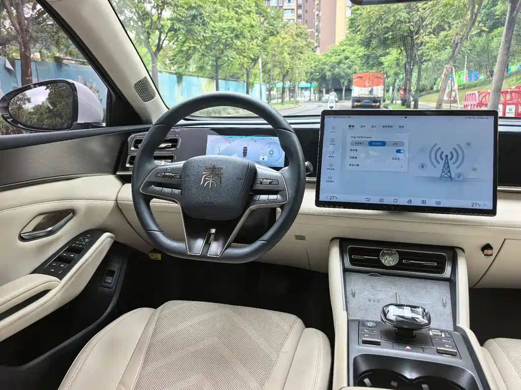 BYD Qin L — фото 8