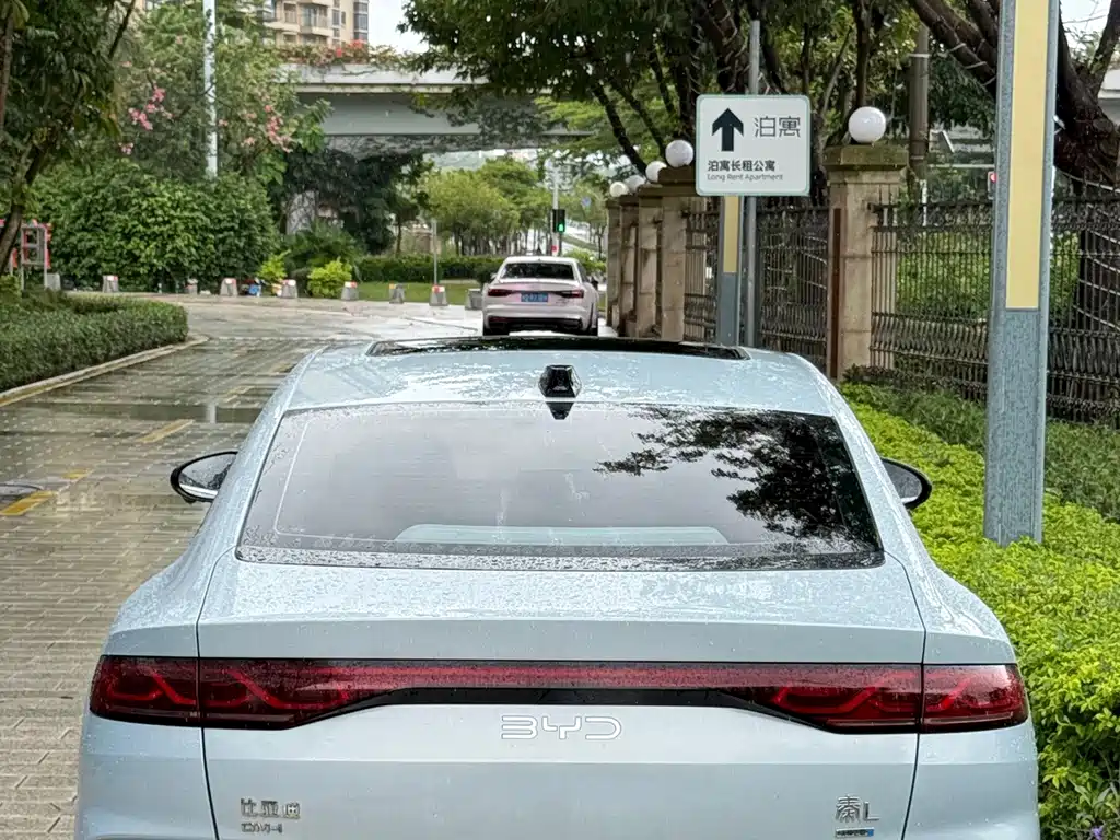 BYD Qin L — фото 8