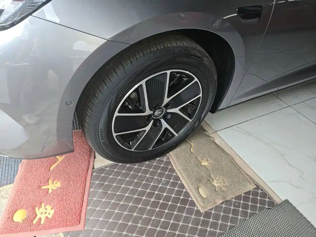 BYD Qin L — фото 23