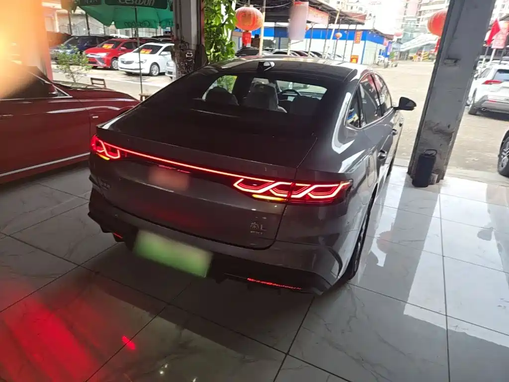 BYD Qin L — фото 7