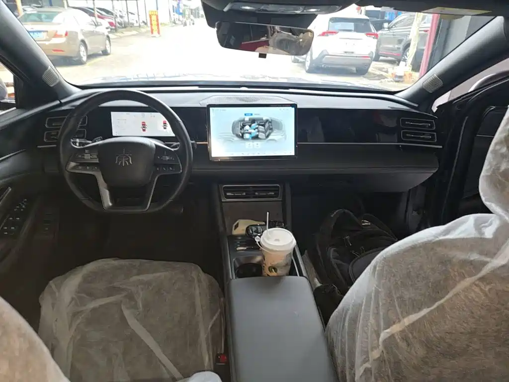 BYD Qin L — фото 10