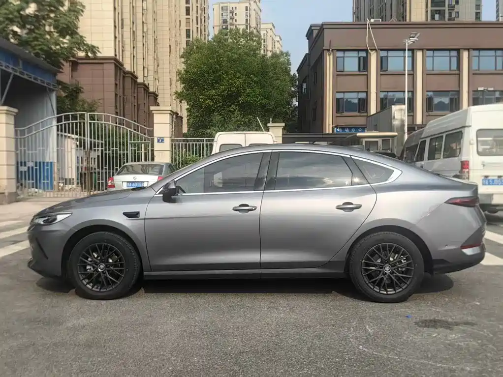 BYD Qin PLUS — фото 10