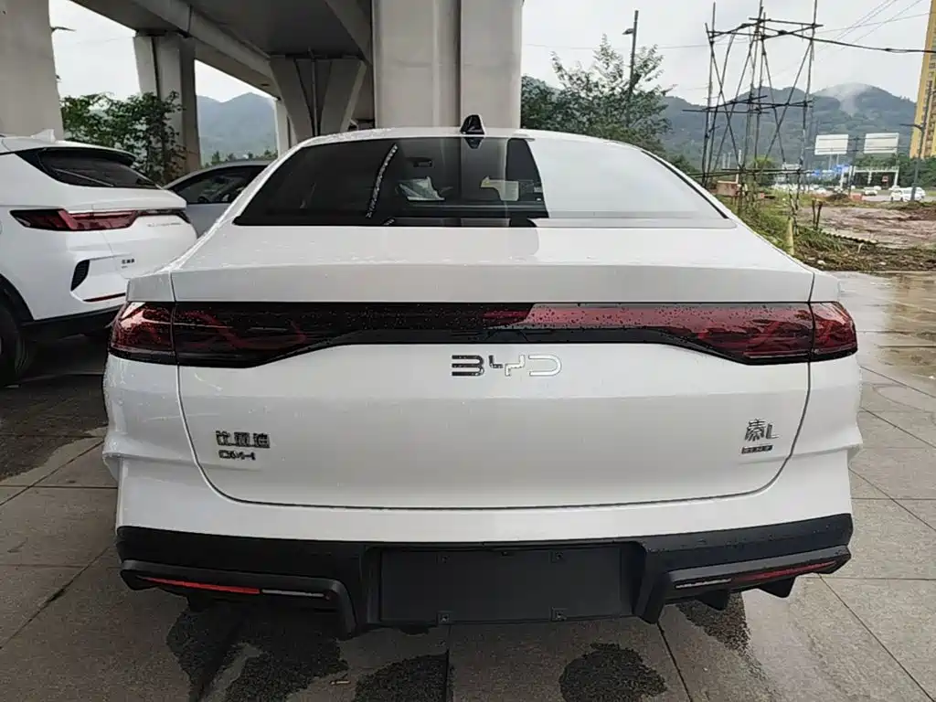 BYD Qin L — фото 6