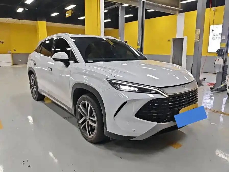 BYD L DM-i — фото 3