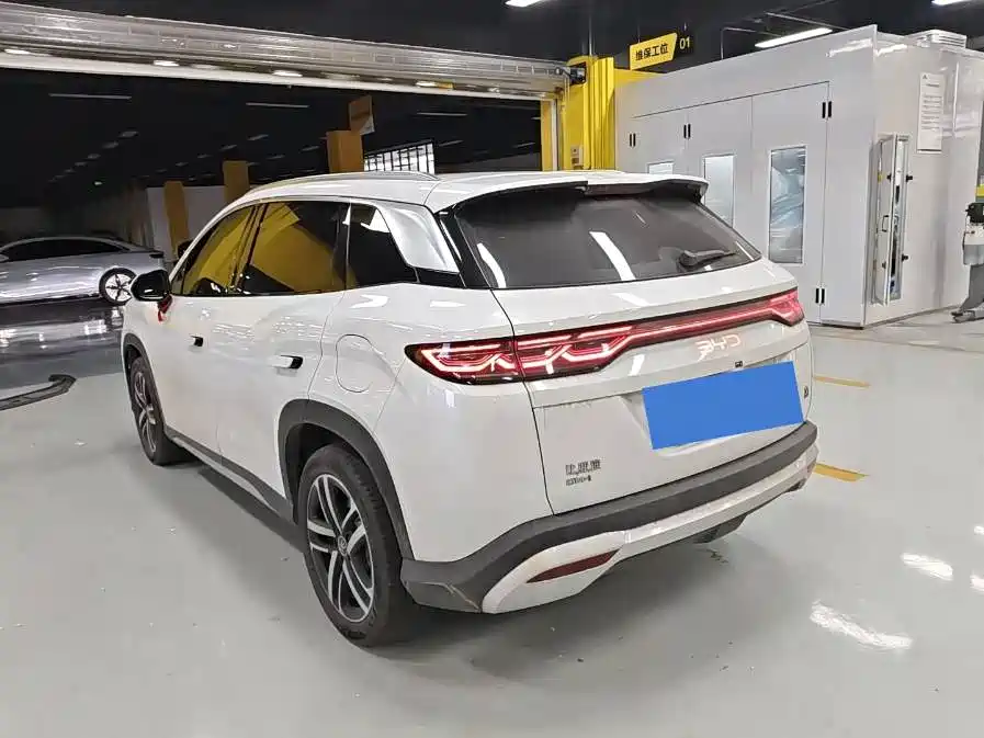 BYD L DM-i — фото 4