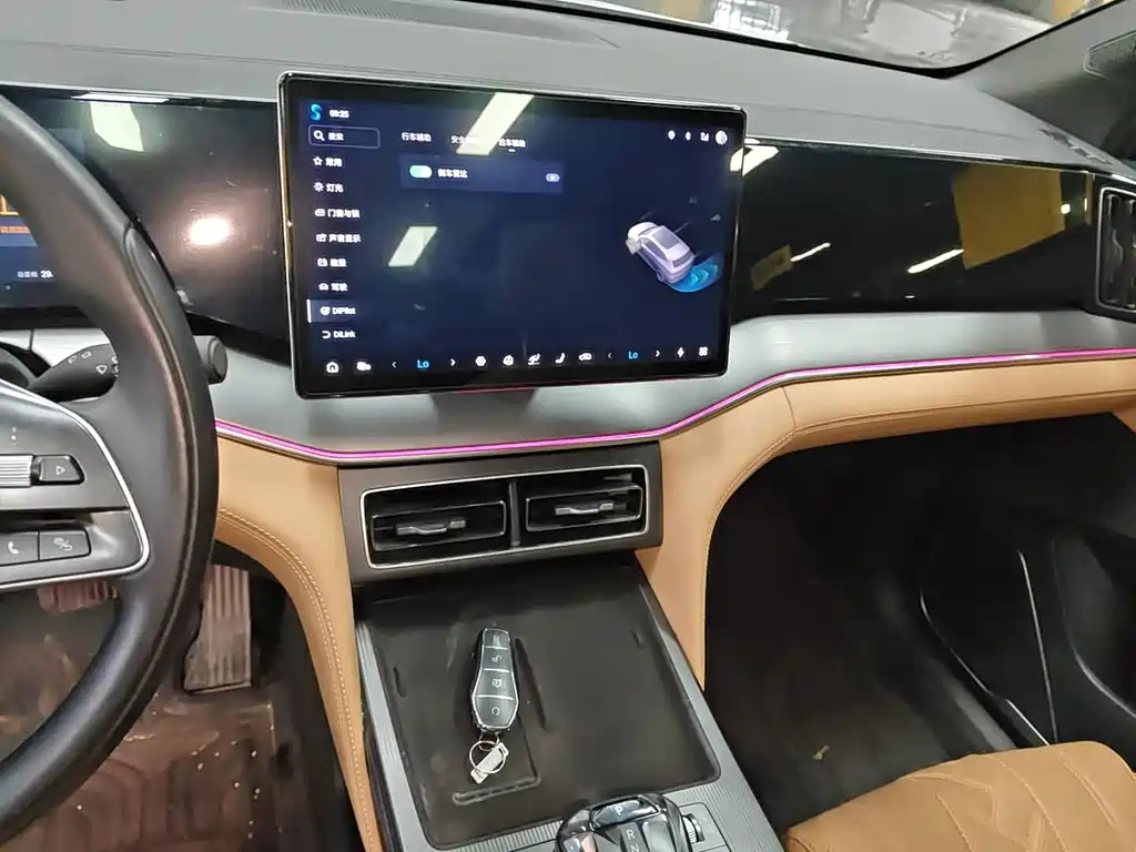 BYD L DM-i — фото 8