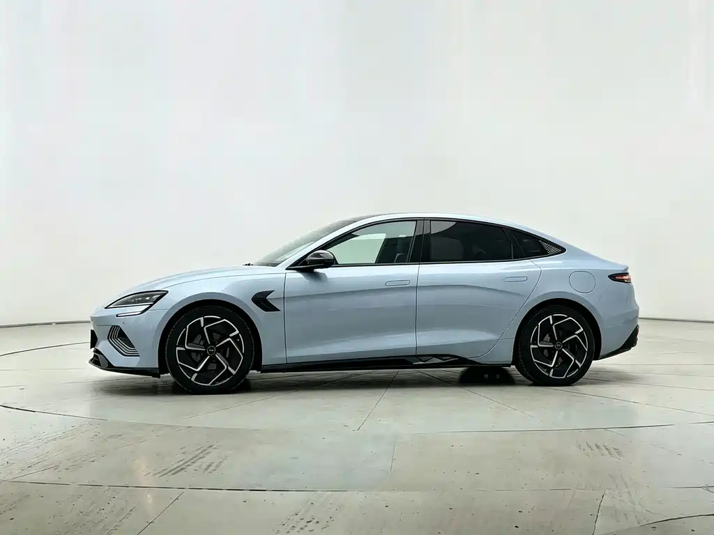 BYD Seal — фото 3