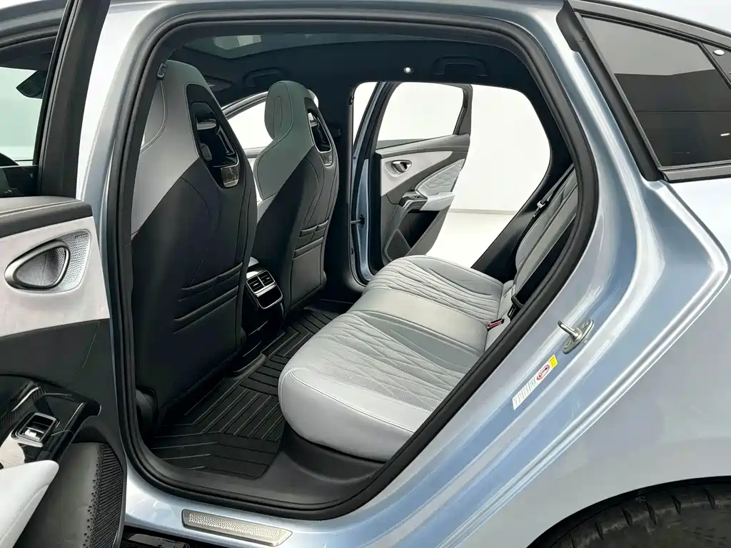 BYD Seal — фото 6