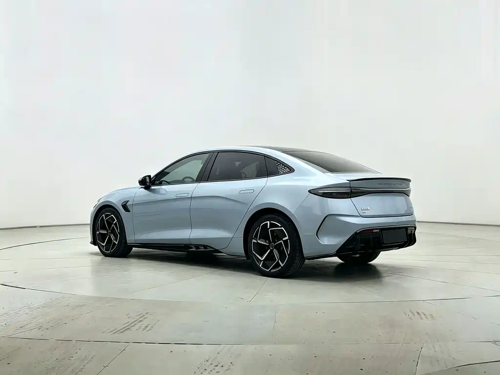 BYD Seal — фото 7
