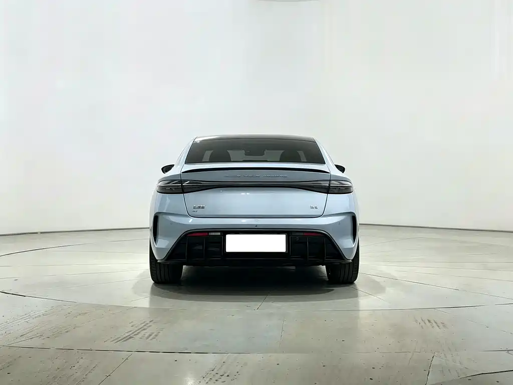 BYD Seal — фото 8