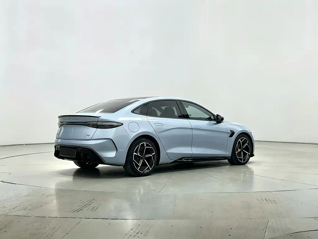 BYD Seal — фото 9