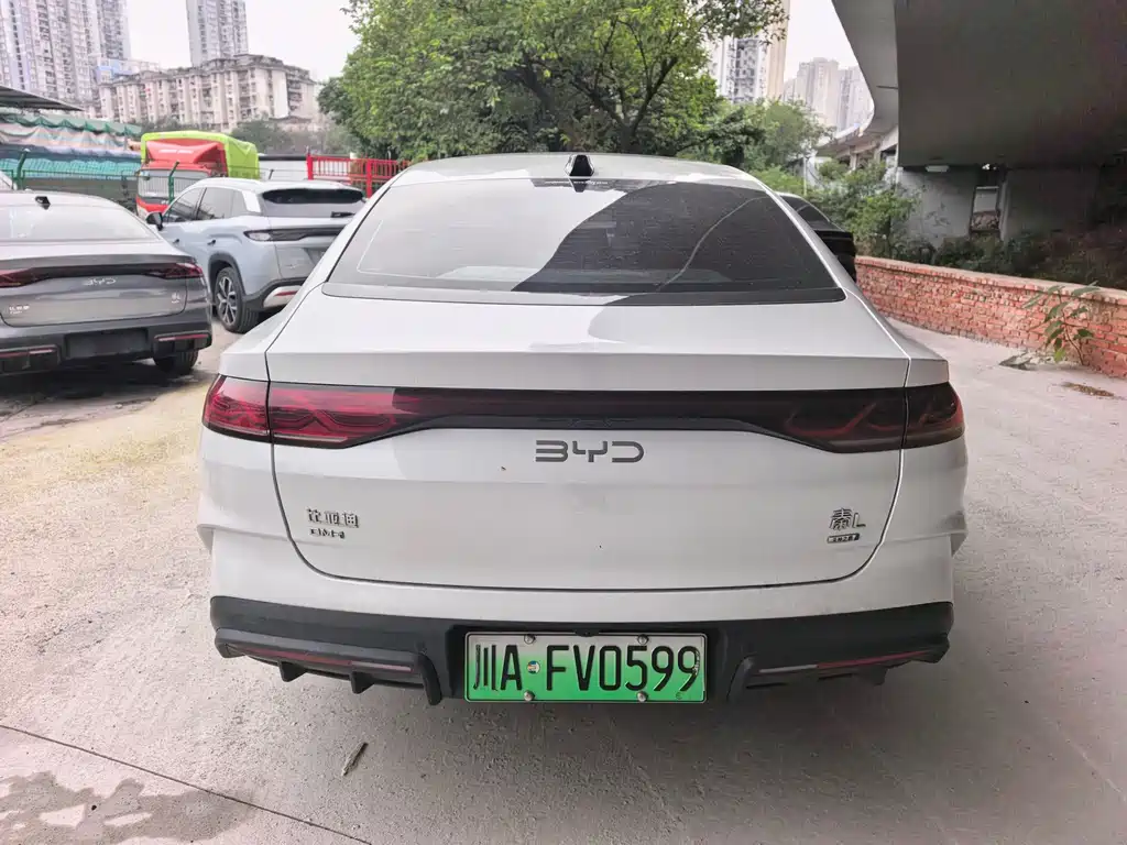 BYD Qin L — фото 9