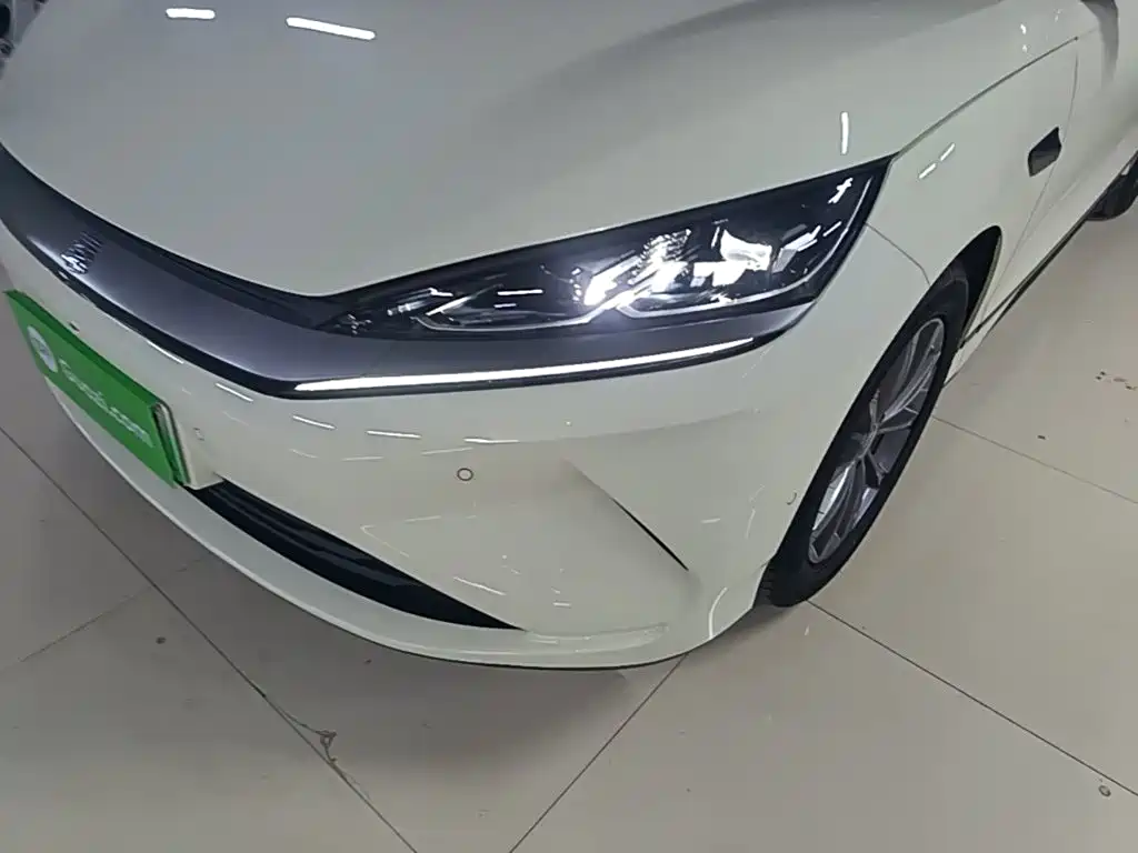 BYD Qin L — фото 24