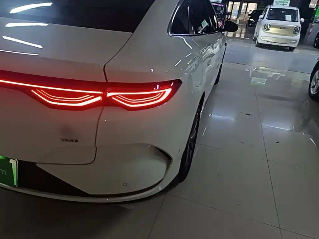 BYD Qin L — фото 8