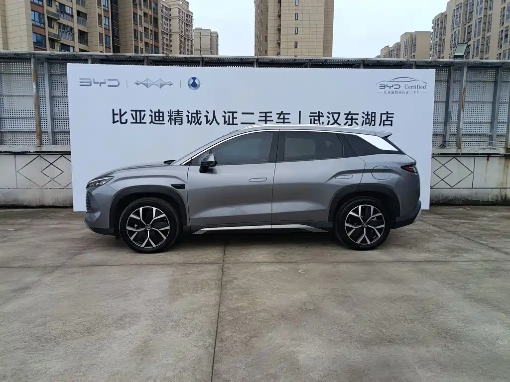 BYD L DM-i — фото 4