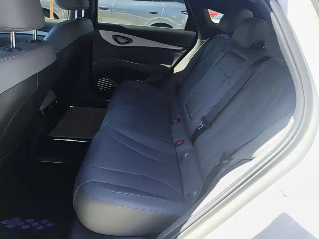 BYD Seal 07 DM-i — фото 17