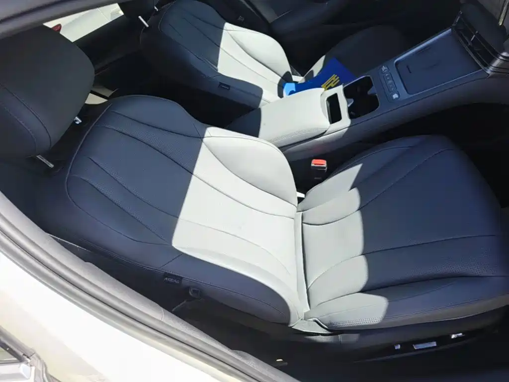BYD Seal 07 DM-i — фото 25