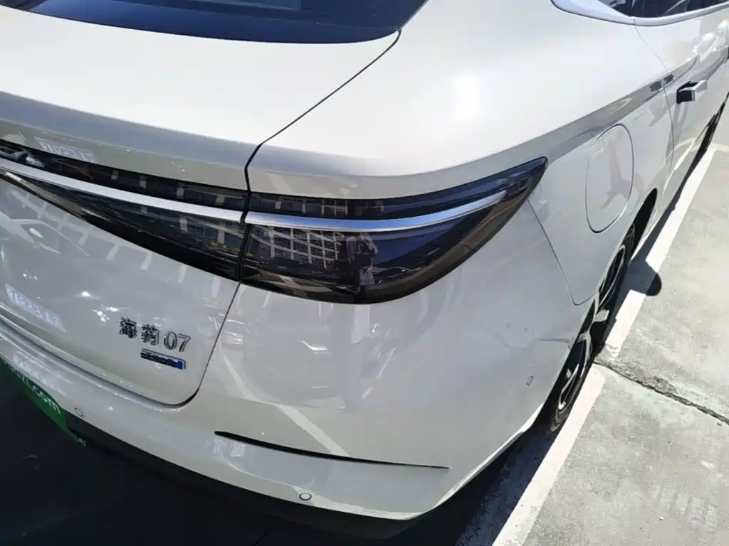 BYD Seal 07 DM-i — фото 8