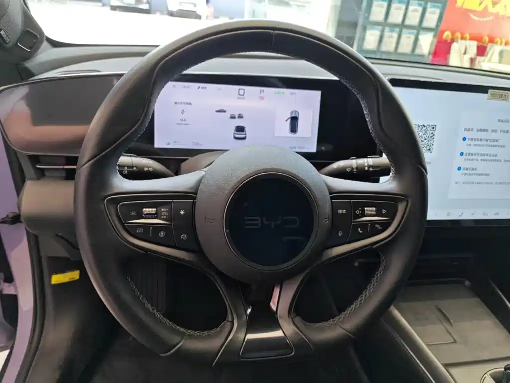 BYD Seal — фото 10