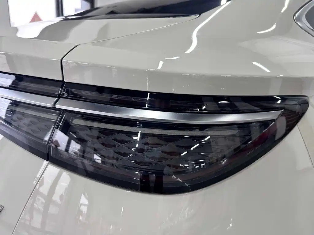 BYD Seal 07 DM-i — фото 9