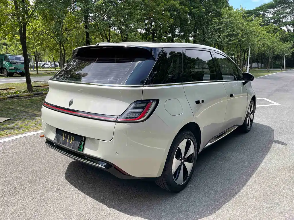 Baojun Yunduo — фото 19