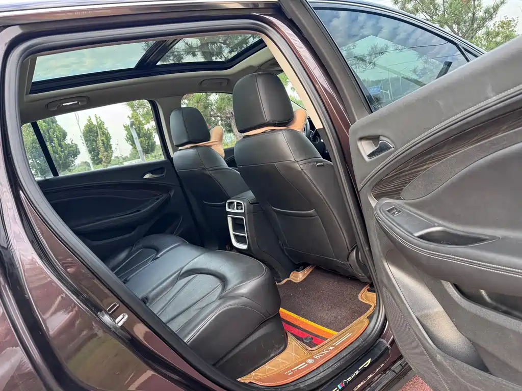 Buick Envision Plus — фото 11