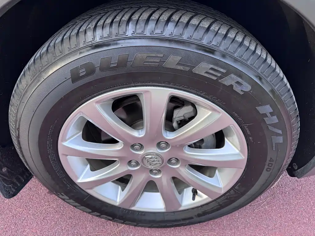 Buick Envision Plus — фото 15