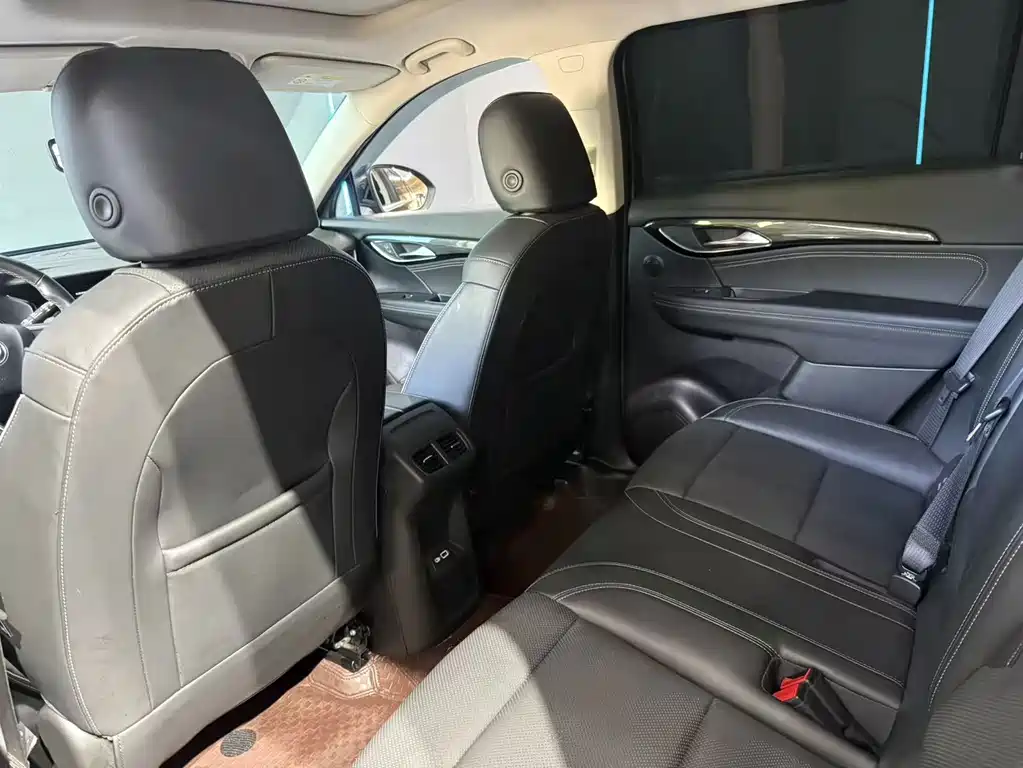 Buick Envision Plus — фото 10