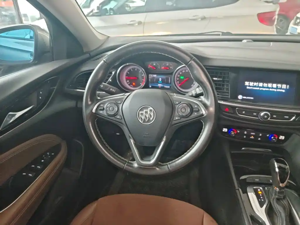 Buick Regal — фото 11