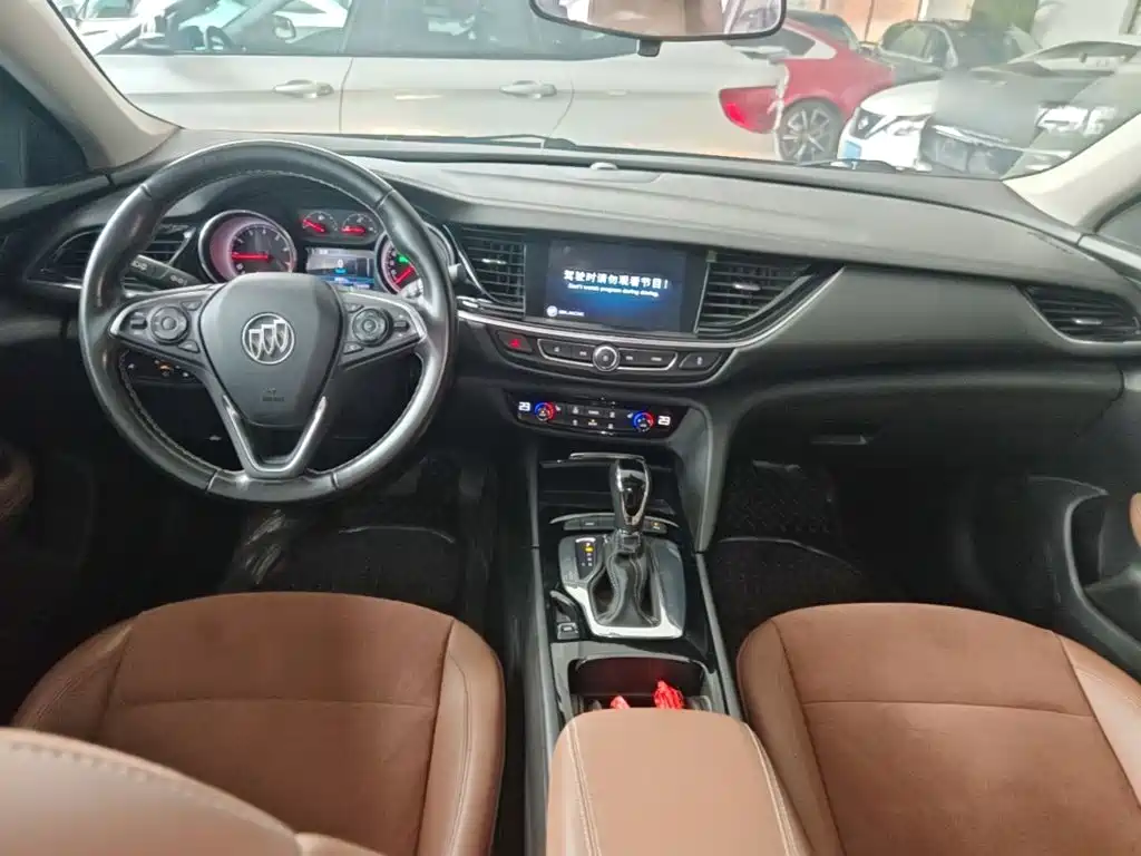 Buick Regal — фото 10