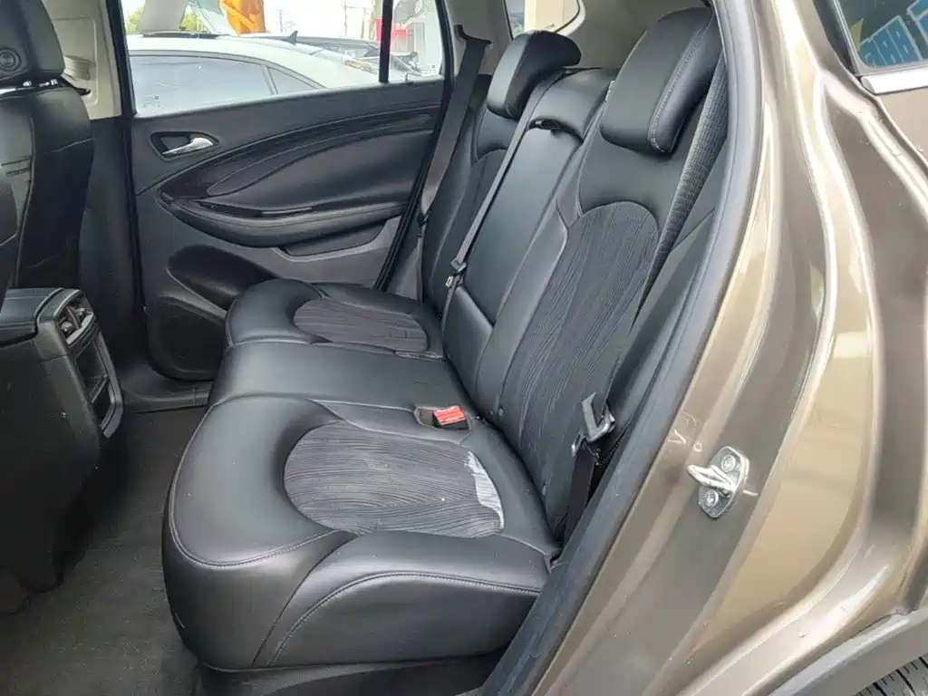 Buick Envision Plus — фото 17