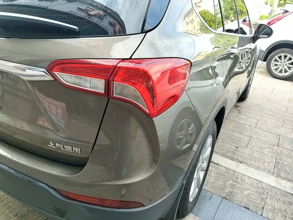 Buick Envision Plus — фото 8