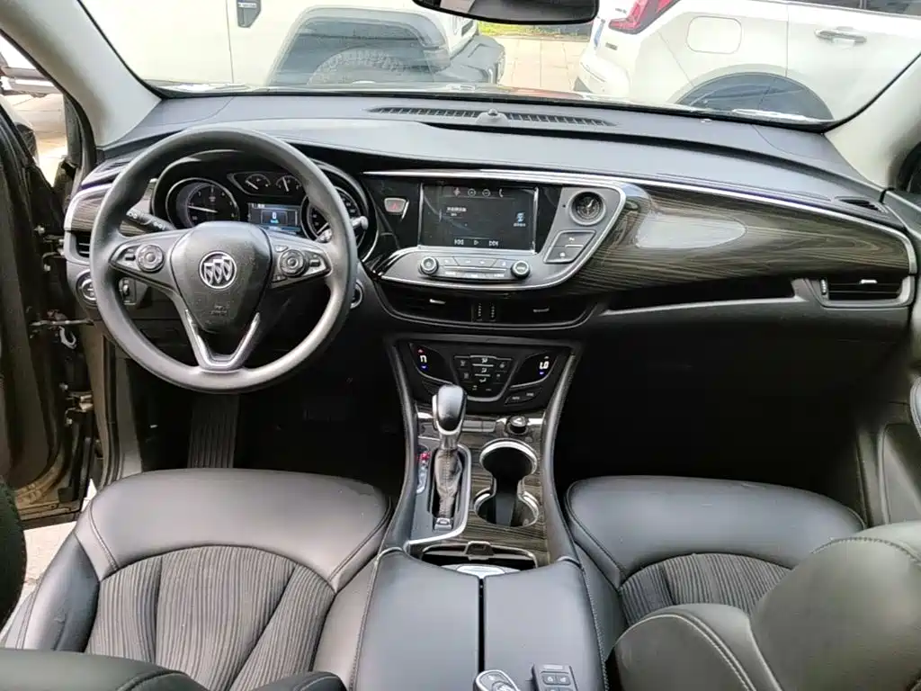 Buick Envision Plus — фото 10