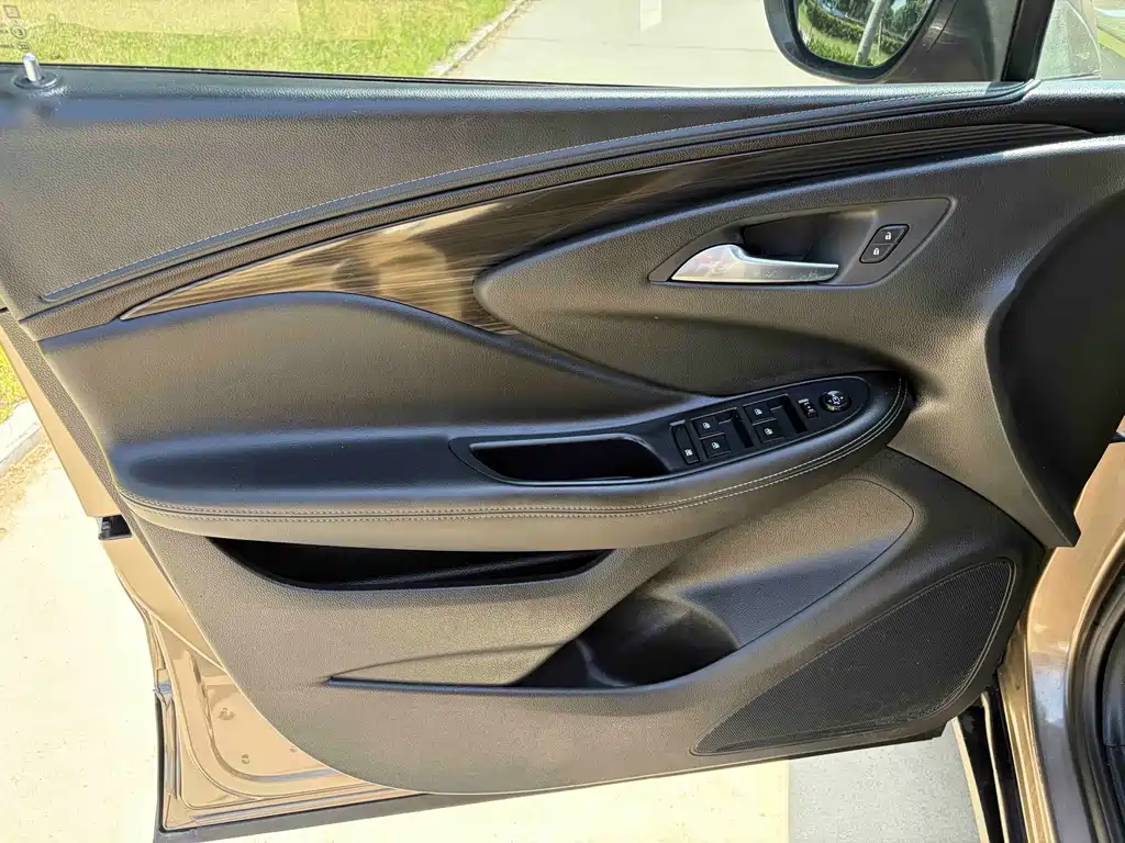 Buick Envision Plus — фото 13