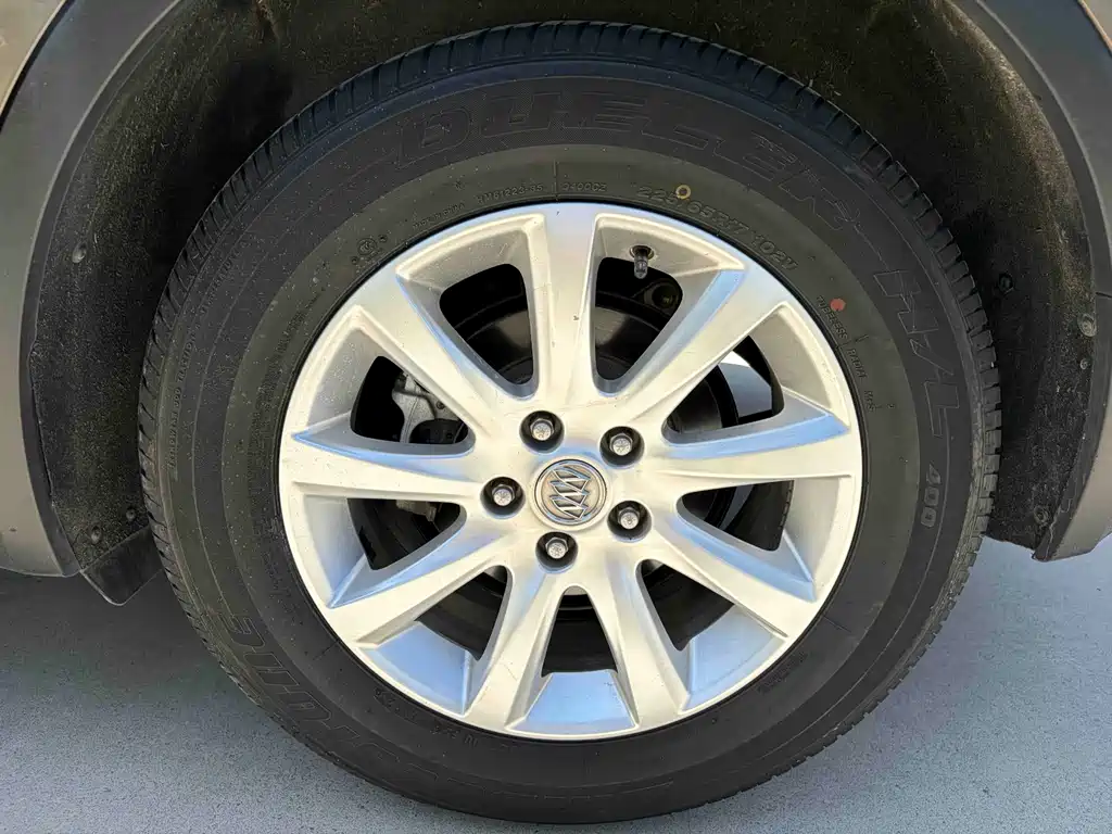 Buick Envision Plus — фото 9
