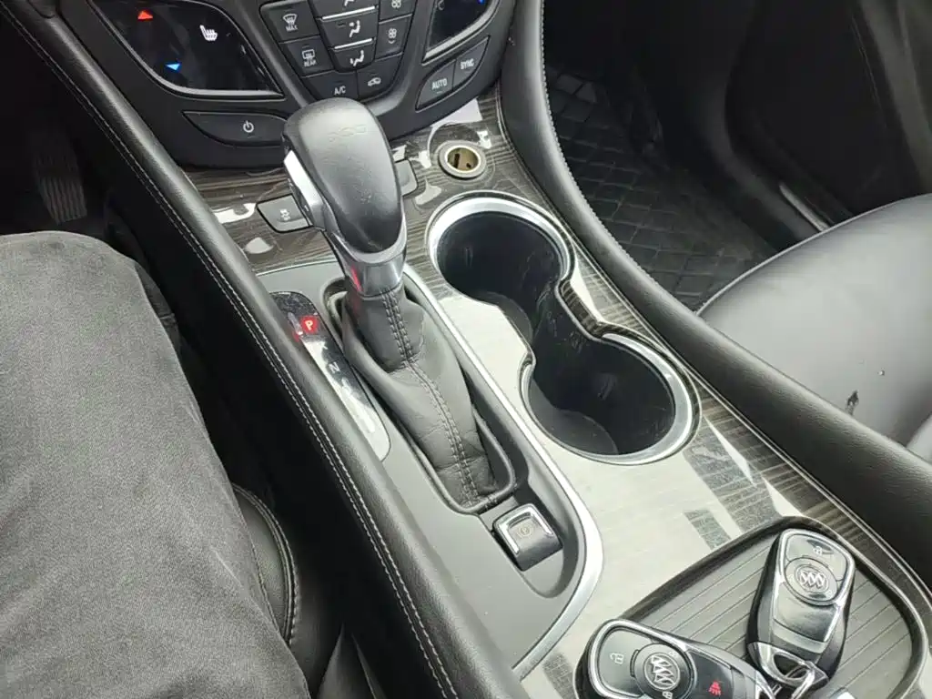 Buick Envision Plus — фото 14