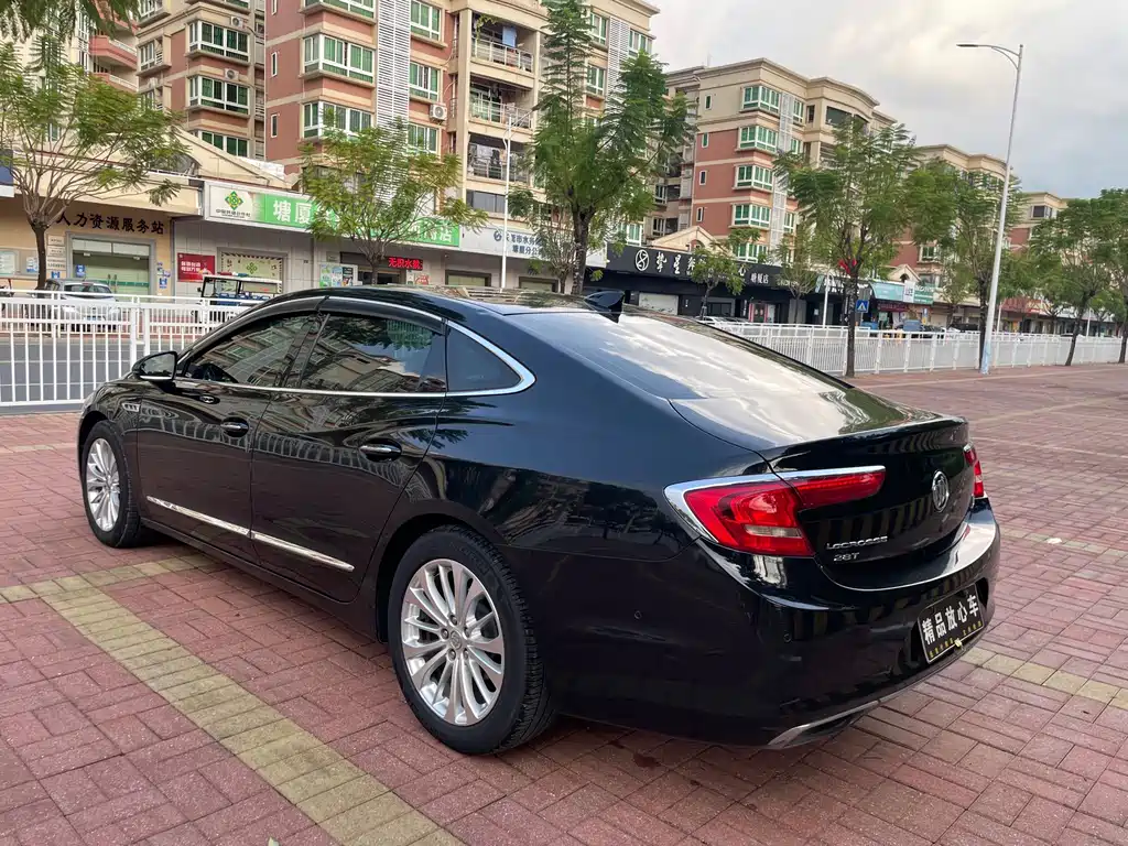 Buick LaCrosse — фото 6