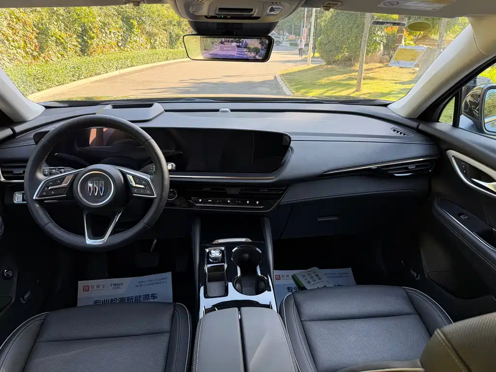 Buick Envision Plus — фото 7