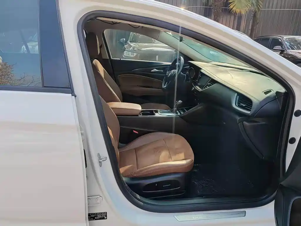 Buick Regal — фото 10