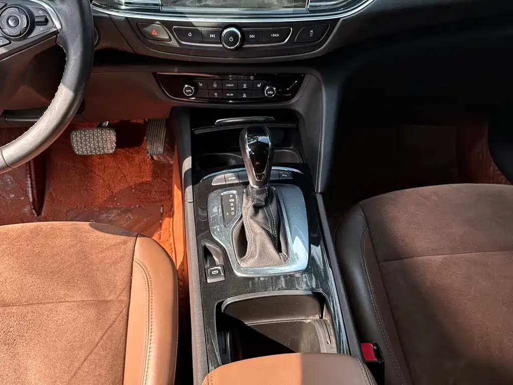 Buick Regal — фото 9