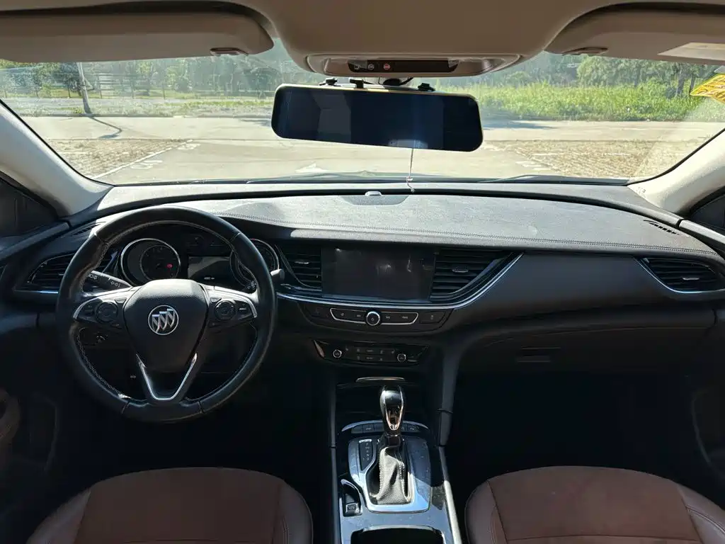 Buick Regal — фото 10