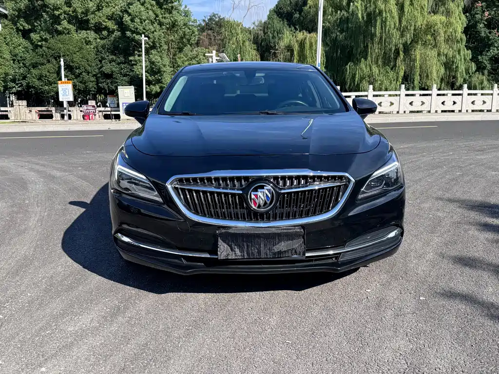 Buick LaCrosse — фото 2