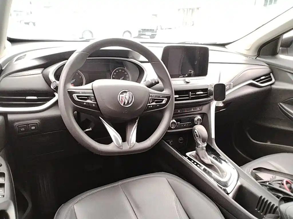 Buick Encore — фото 11