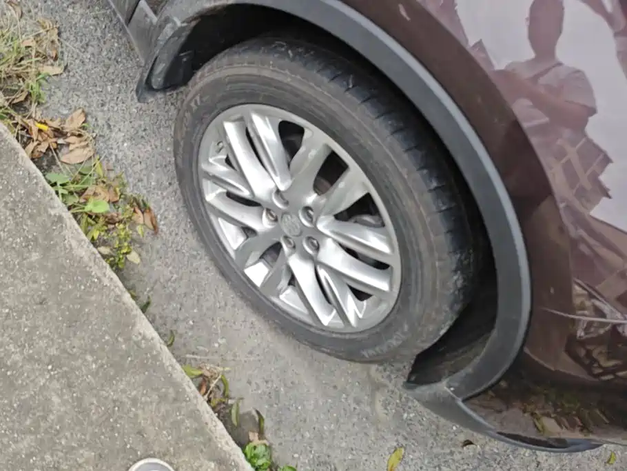 Buick Envision Plus — фото 6